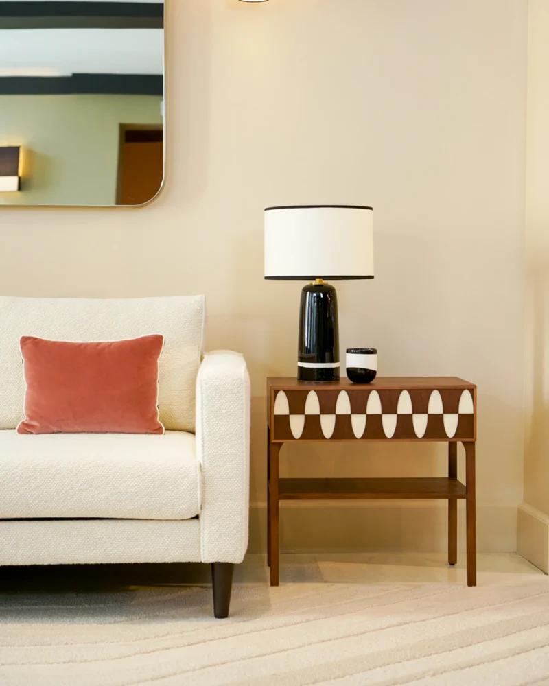 Ecailles bedside table - Walnut