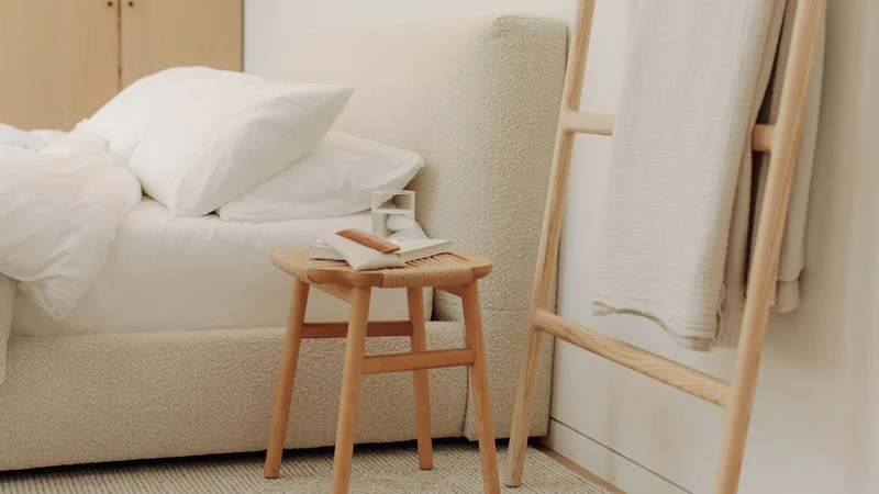 Dream Storage Bed, Queen, Cream Boucle