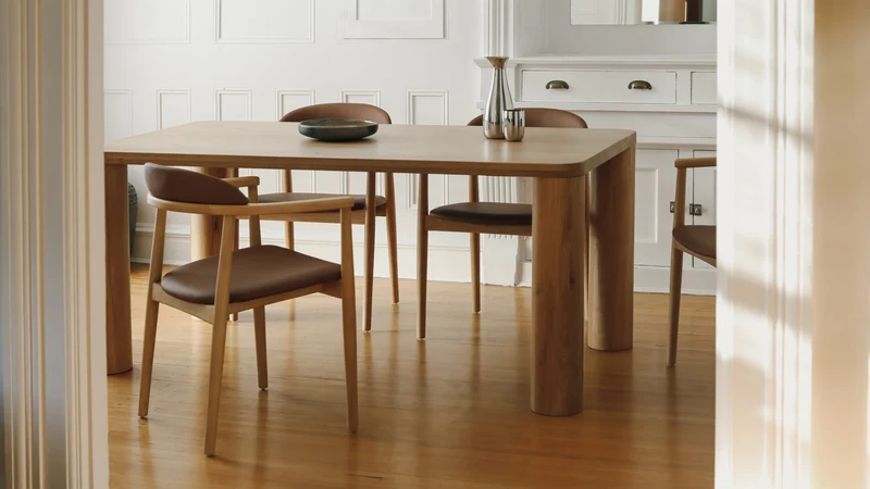 Field Dining Table, Seats 4-6 People, Oak