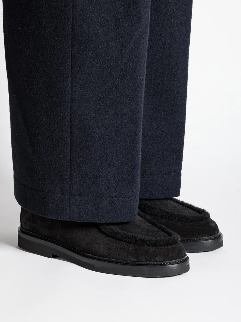 ALEXIS BLACK SHEARLING